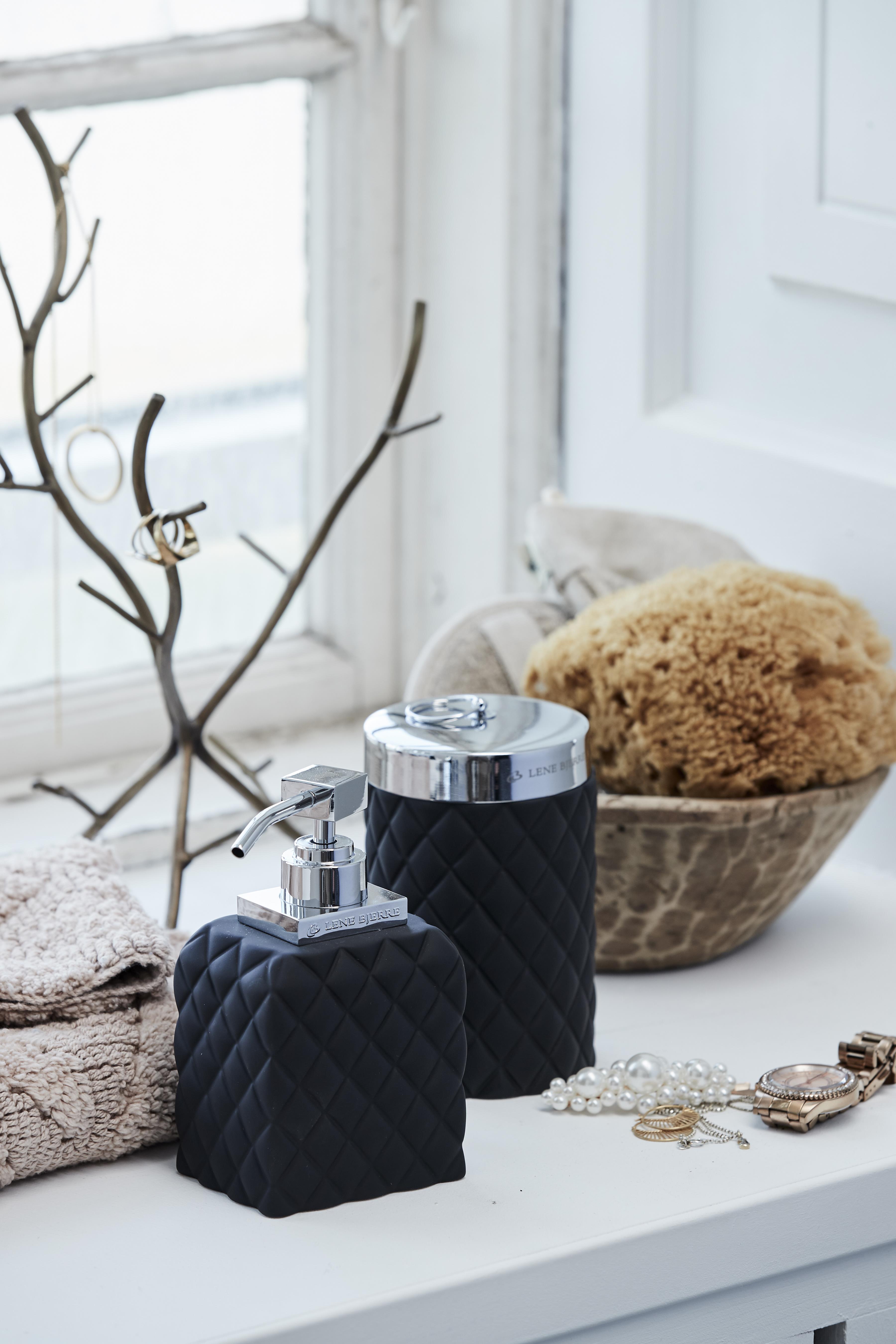 KOMPLET_LAZIENKOWY_STOJAK_NA_BIZUTERIE_LENE_BJERRE_SKLEP_OUTLET_INTENETOWY_DESIGNBYWOMEN